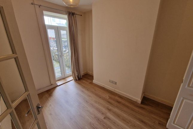 25, Dock Street, Cogan photo 5