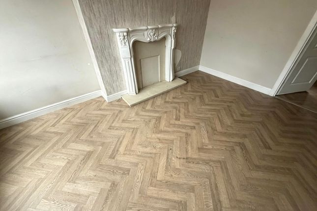 172, Gloucester Road, Droylsden photo 2