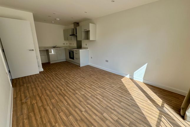 Flat E14, Leicester photo 4