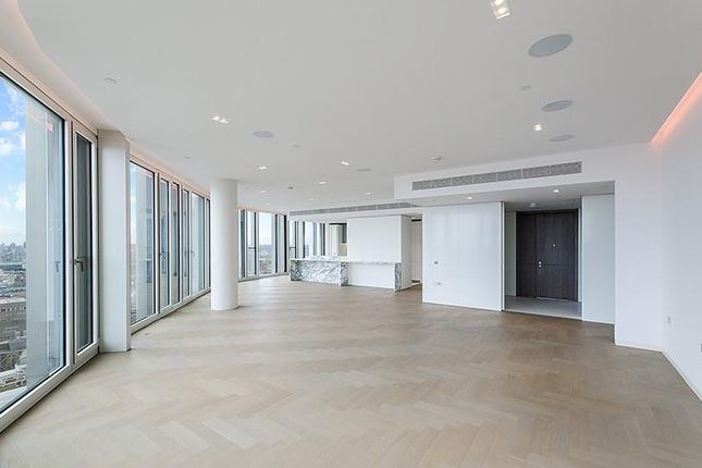 Flat to rent in Southbank Tower, Southbank, London