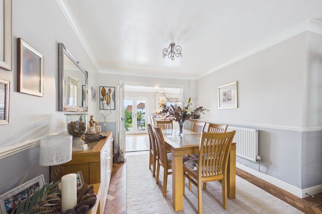 33 The Avenue, Chinnor photo 4
