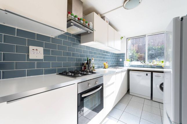 Thumbnail Flat for sale in Darthmouth Close, Notting Hill, London