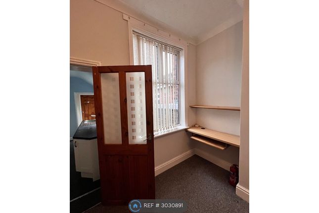 Salisbury St, Tunstall, Stoke-On-Trent photo 5