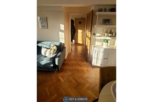 Spencer Court Spencer Road, London photo 3