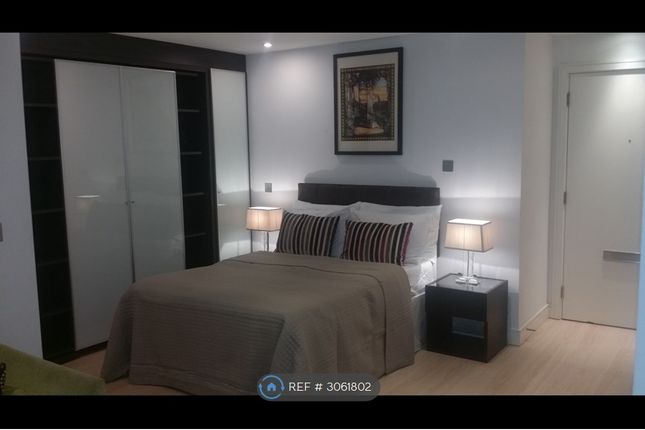 Flat, No Gunwharf Quays, Portsmouth photo 4