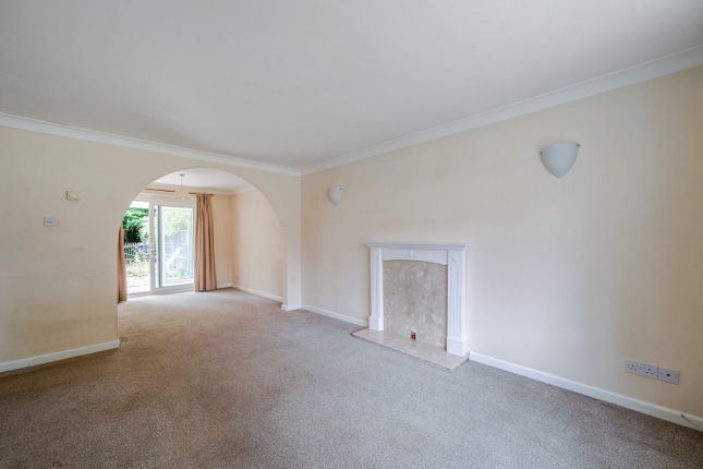 16, Leigh Park, Lymington photo 3