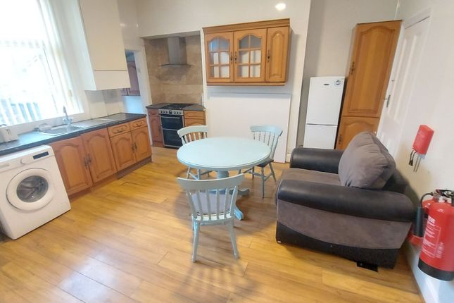 245 Legrams Lane, Bradford photo 3