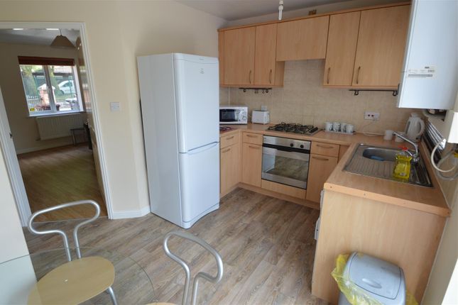114, Rolls Crescent, Manchester photo 3
