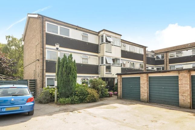 Parking/garage to rent in Latimer Grange, Headington