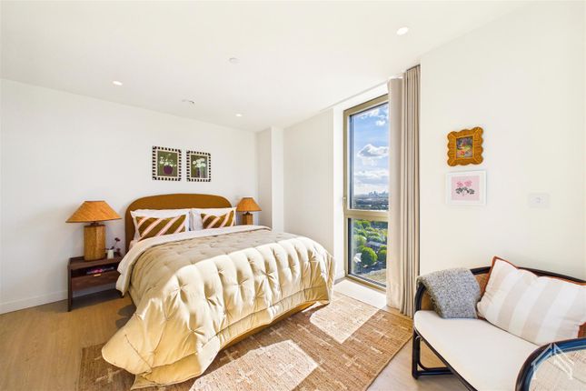 45325234, Ferry Island, 2 Heart Of Hale, London photo 4