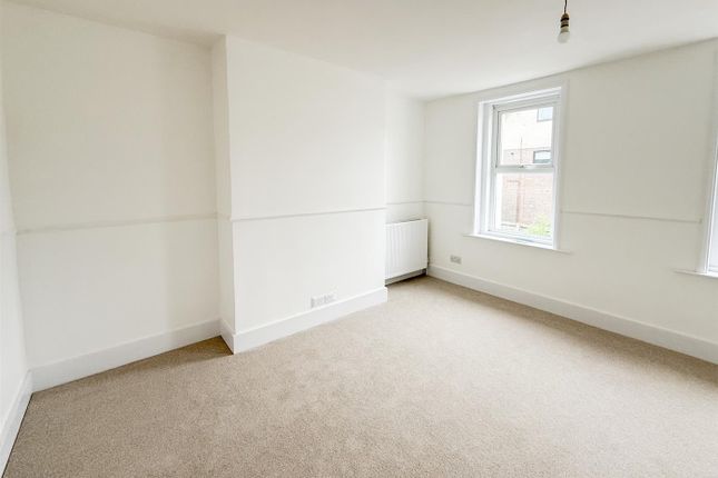 Flat 1, Lexden Lodge, Crowborough Hill, Crowborough photo 4