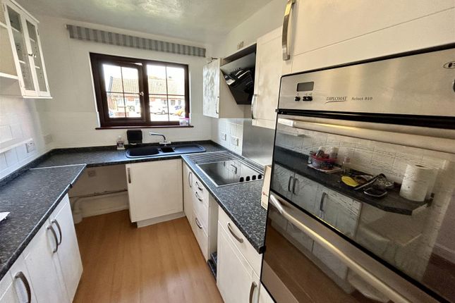 10, Chave Court Close, Hereford photo 2