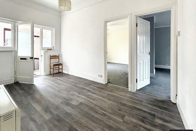 2, Spa Avenue, Weymouth photo 2