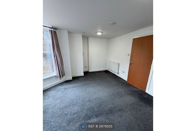 Kingsland Crescent, Barry photo 3