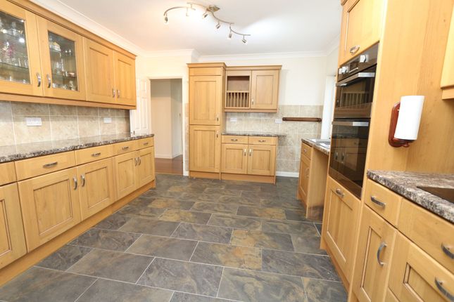 16 Fonmon Road, Barry photo 2