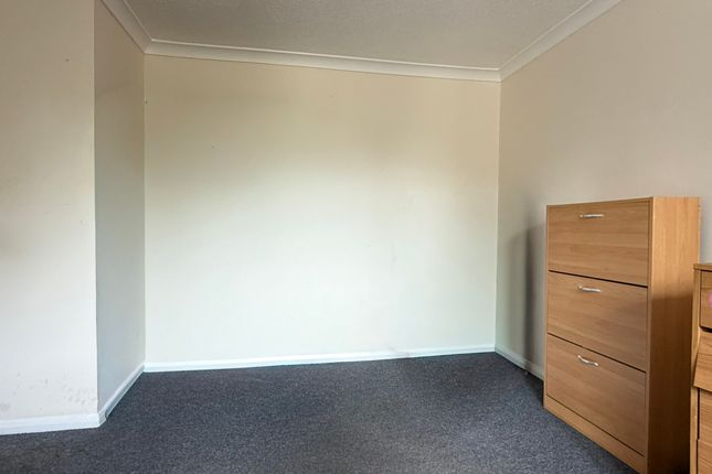 Room 2, 7, St. Marys Square, Newmarket photo 2