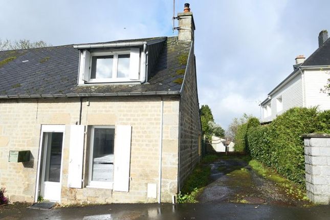 Town house for sale in Sourdeval, Basse-Normandie, 50150, France