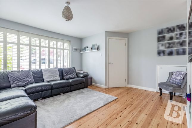 Semi-detached house for sale in Berkeley Drive, Hornchurch