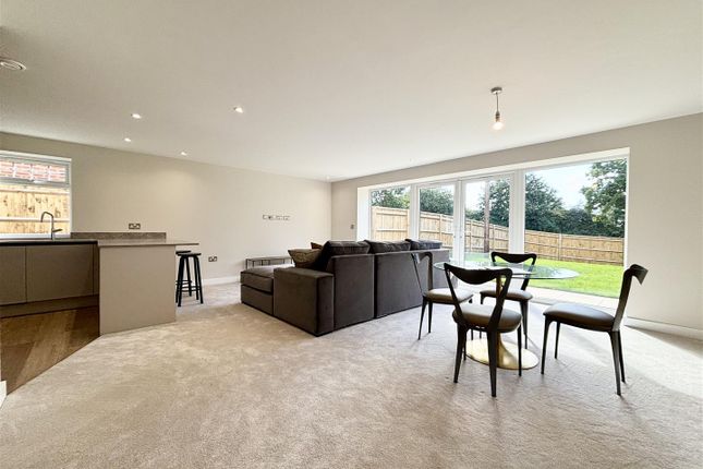 New Flats, Stour Court, Fairway View Close, Ferndown photo 3