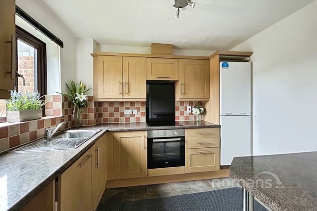 4, Kerry Close, Hampshire photo 4