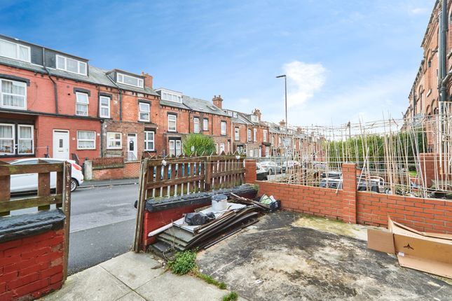 101, Bayswater Place, LEEDS photo 4