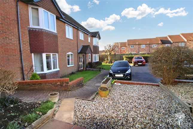 Flat for sale in Ferndale Court, Thatcham, West Berkshire