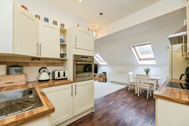 30 Mortomley Lane, Sheffield photo 2