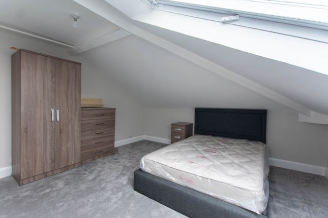 Room 11, 131, St. Georges Road, Cheltenham photo 4