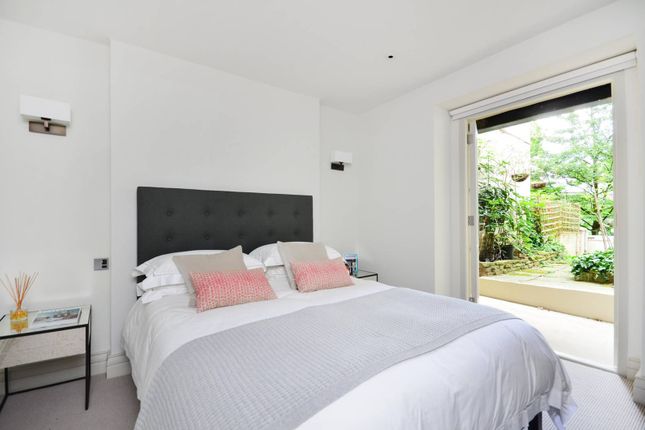 Thumbnail Flat for sale in Lansdowne Crescent, Notting Hill, London