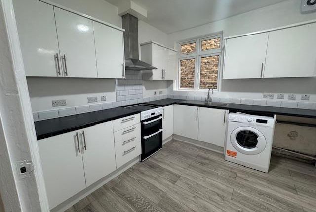 195, London Road, Romdord photo 3