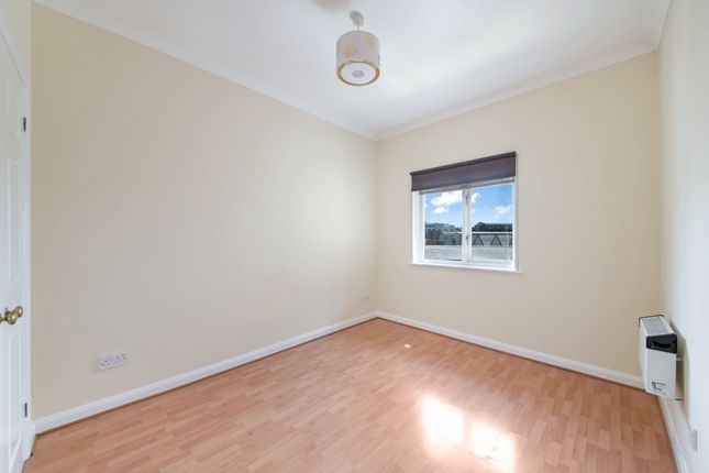 Flat 117, Regents Court Sopwith Way, Kingston Upon Thames photo 4