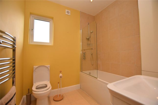 Bungalow to rent in Tolworth Gardens, Romford