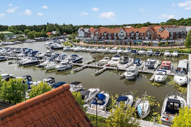 6, Marine Walk, Burton Waters, Lincoln photo 2