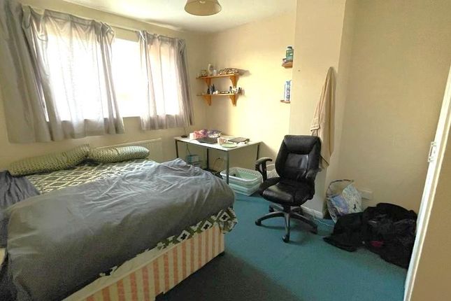 Flat to rent in Tippett Close, Colchester