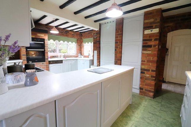 Bungalow for sale in Manor Road, Barton Le Clay, Bedfordshire