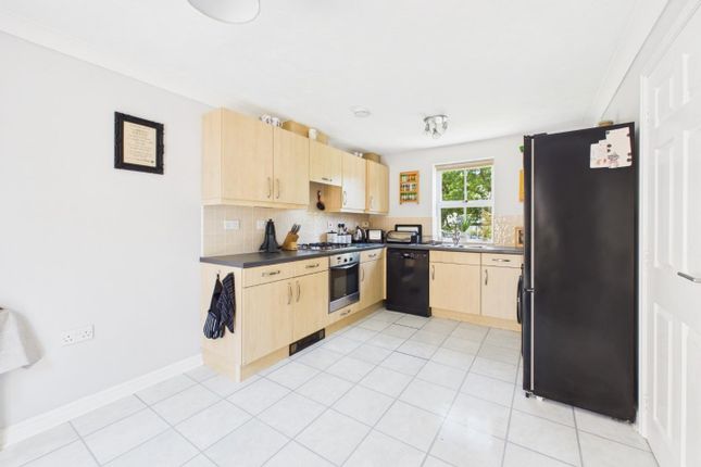 2, Millstream Close, Keighley photo 3