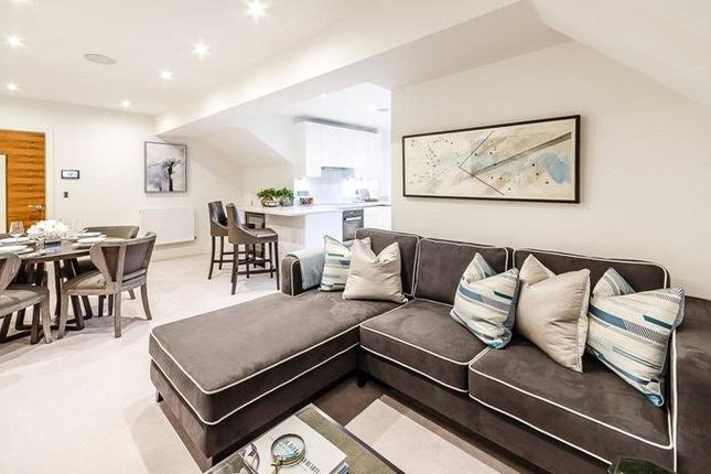 Oxford Penthouse,, Palace Wharf, Hammersmith photo 2