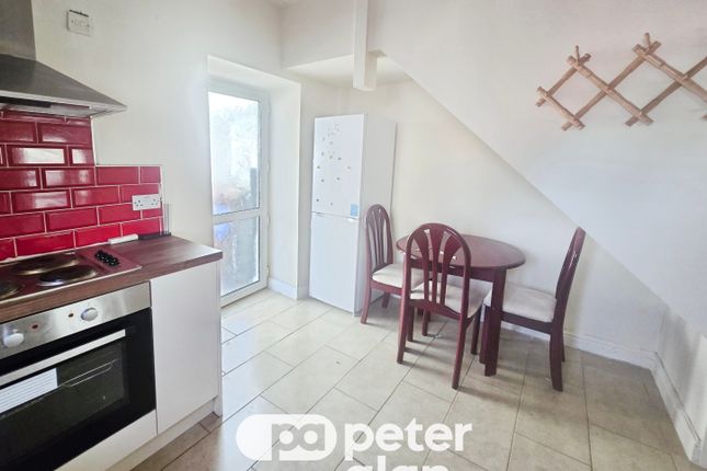 1392, SWANSEA photo 3