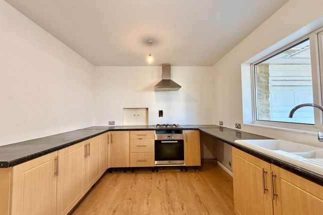 2, Sycamore Close, Bexhill-on-Sea photo 4