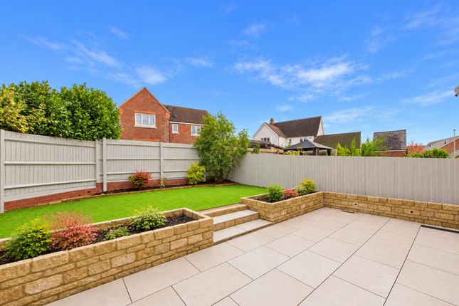 Tawny Close, Gloucester photo 3