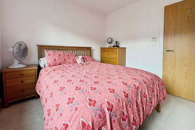Cox House, 55, Sierra Road, Buckinghamshire photo 2