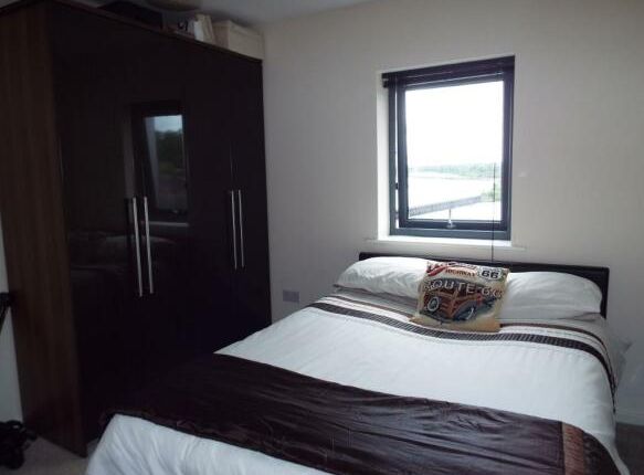 Apt 41, Runcorn photo 4