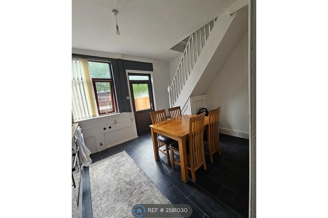 Dogford Road, Royton, Oldham photo 4