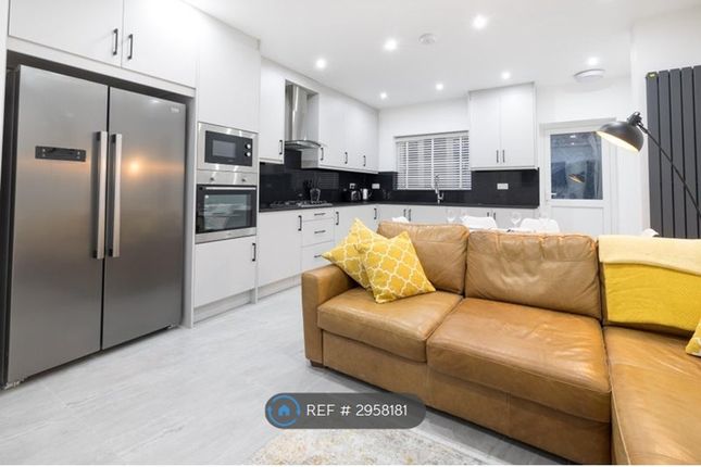 Burgoyne Road, Sunbury-On-Thames photo 4