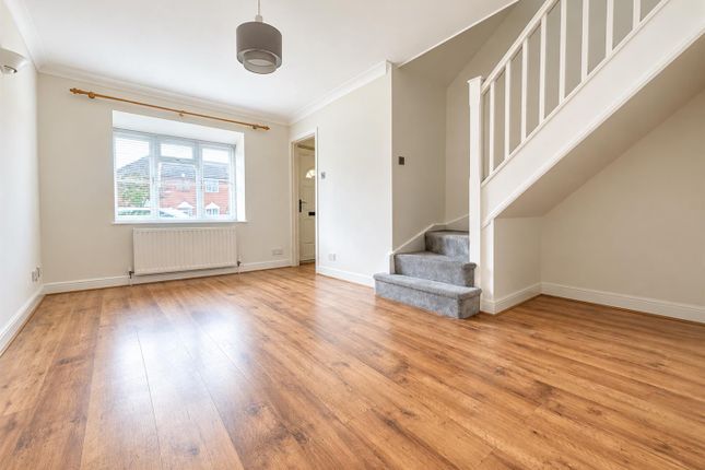 75, Cooper Way, Slough photo 2
