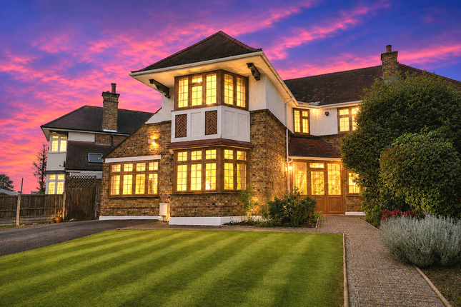 3, Mount Drive, Wembley photo 2