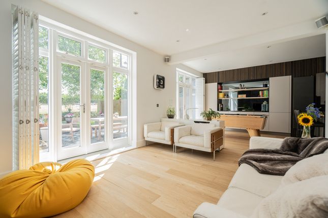 5, Kingswear Drive, Milton Keynes photo 4