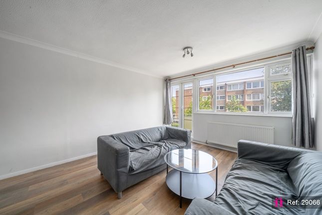 Flat 22, Chalford Court, 45-47 Putney Hill, London photo 3