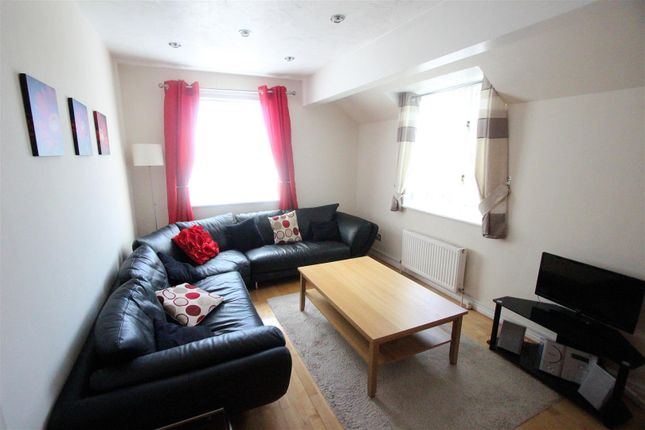 15, Blossom Close, Darlington photo 2
