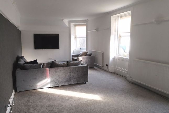 Flat 1, 6, Bank Street, Kilbirnie photo 2